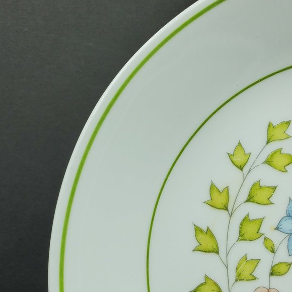 Corelle Meadow Salad Plates Corning 8.5" Yellow Blue Pink Floral Lunch Plates - Picture 4 of 6